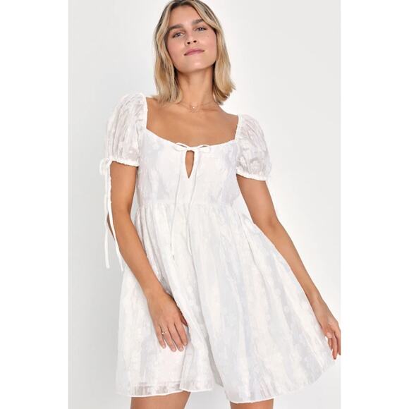 NWT Lulus Exceptionally Angelic White Floral Puff Sleeve Mini Dress Summer Sze M - Picture 1 of 8